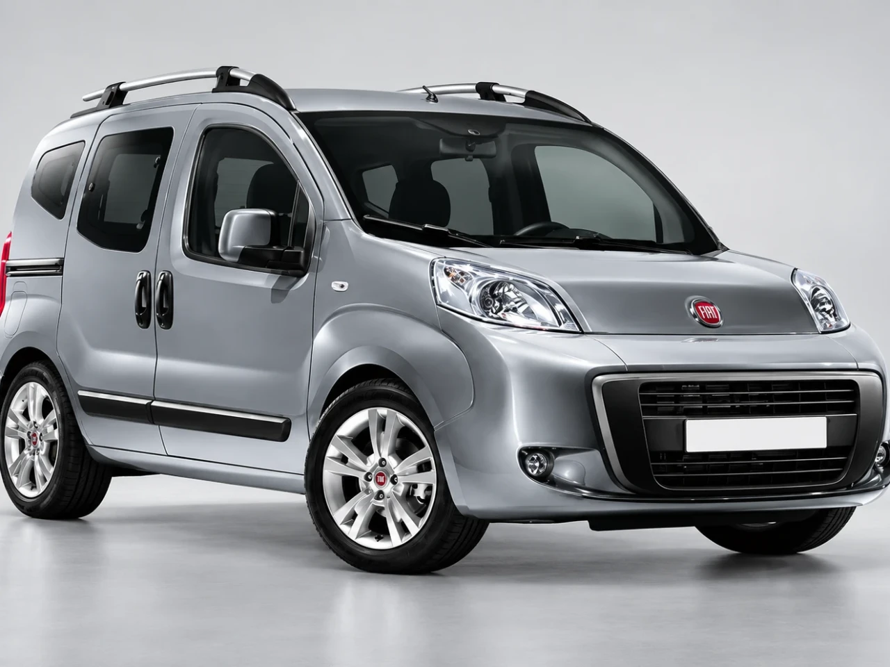 Fiat Fiorino ön 3/4 görünüm
