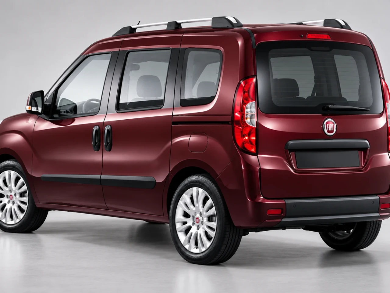 Fiat Doblo arka 3/4 görünüm