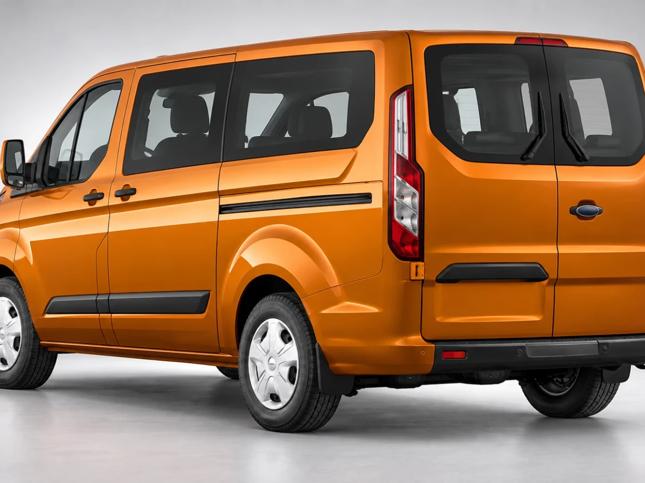 Ford Tourneo Custom Titanium Plus 8+1 arka 3/4 görünüm