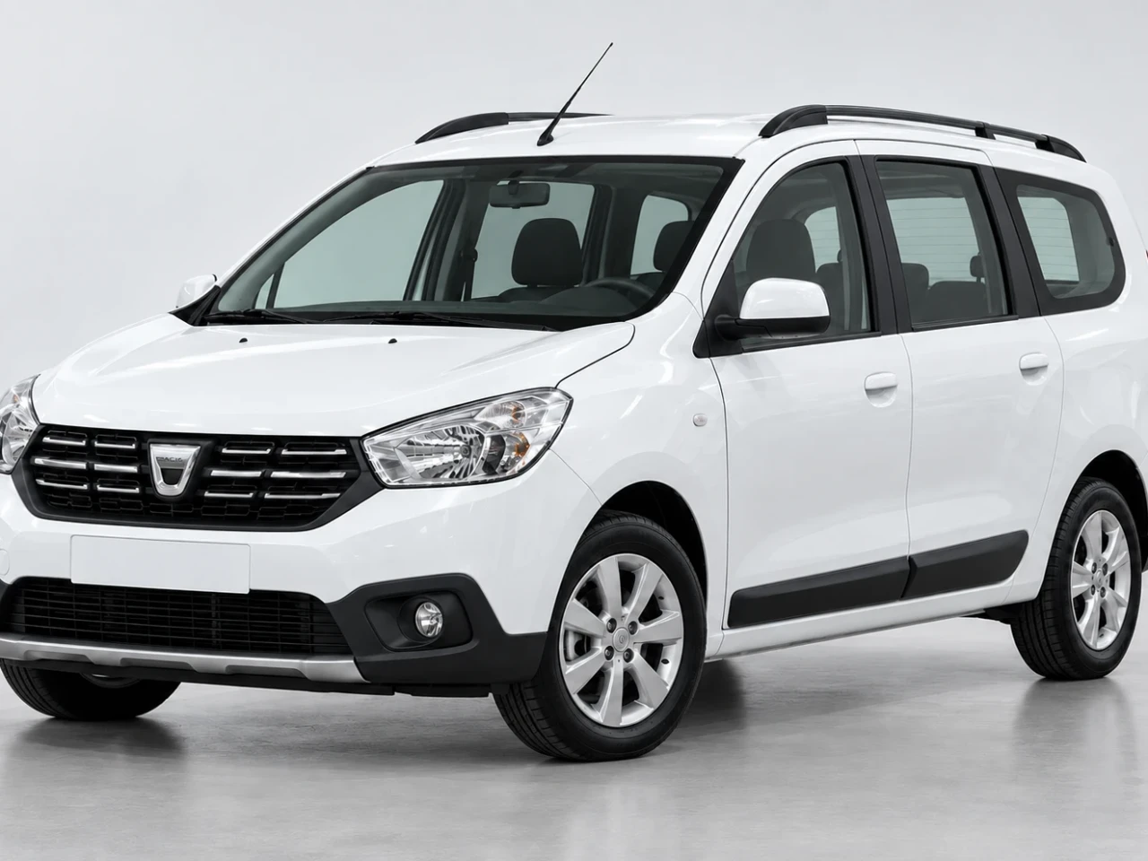 Dacia Lodgy ön 3/4 görünüm
