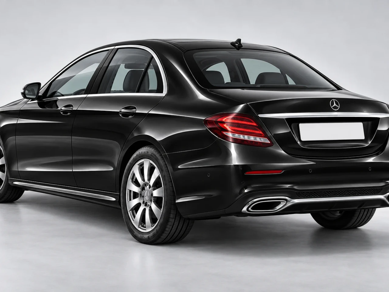 Mercedes E200 arka 3/4 görünüm