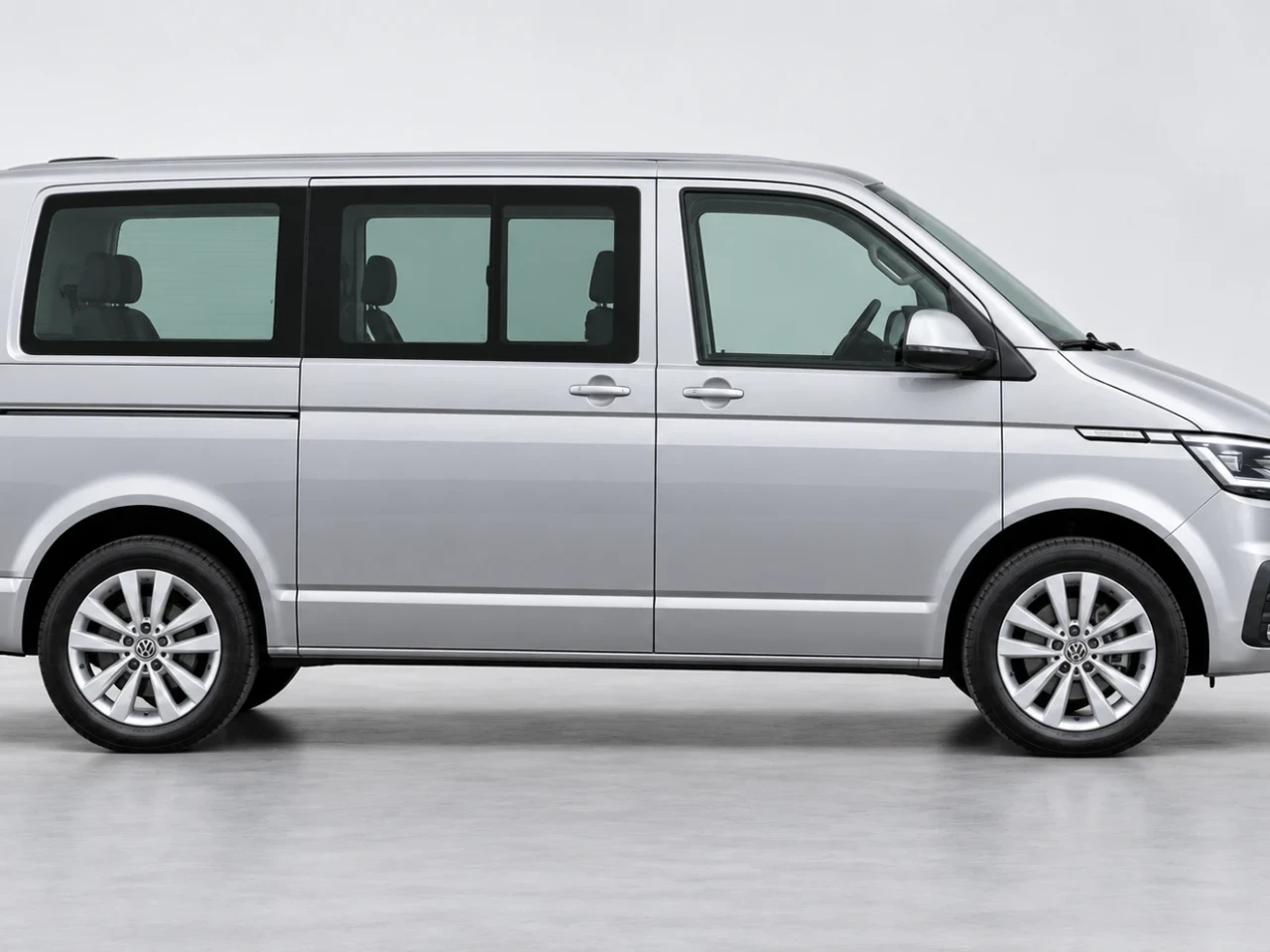 Volkswagen Caravelle yan görünüm