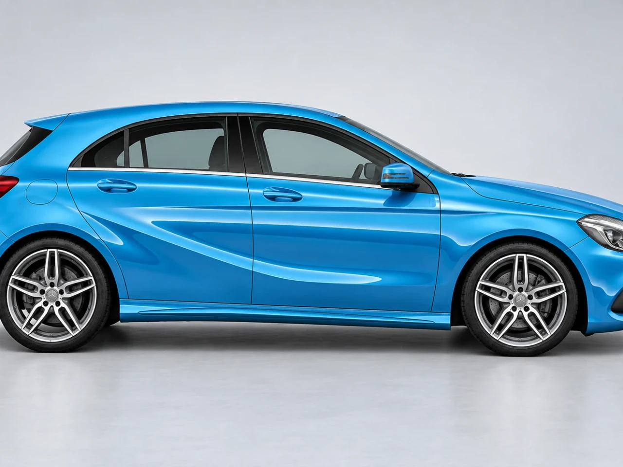 Mercedes A180 yan görünüm
