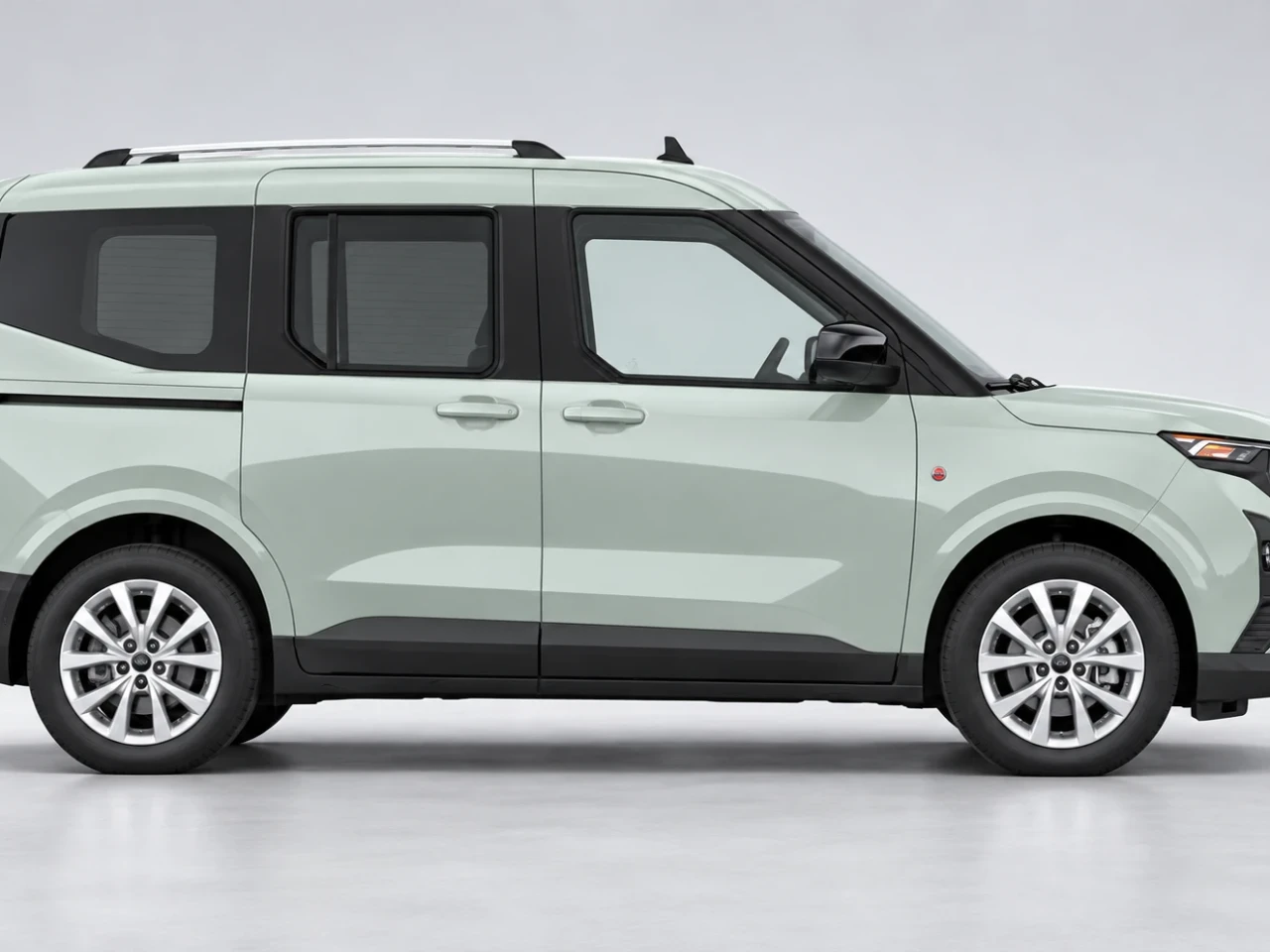 Ford Tourneo Courier Dizel yan görünüm