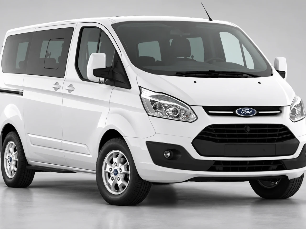 Ford Tourneo Custom 8+1 ön 3/4 görünüm