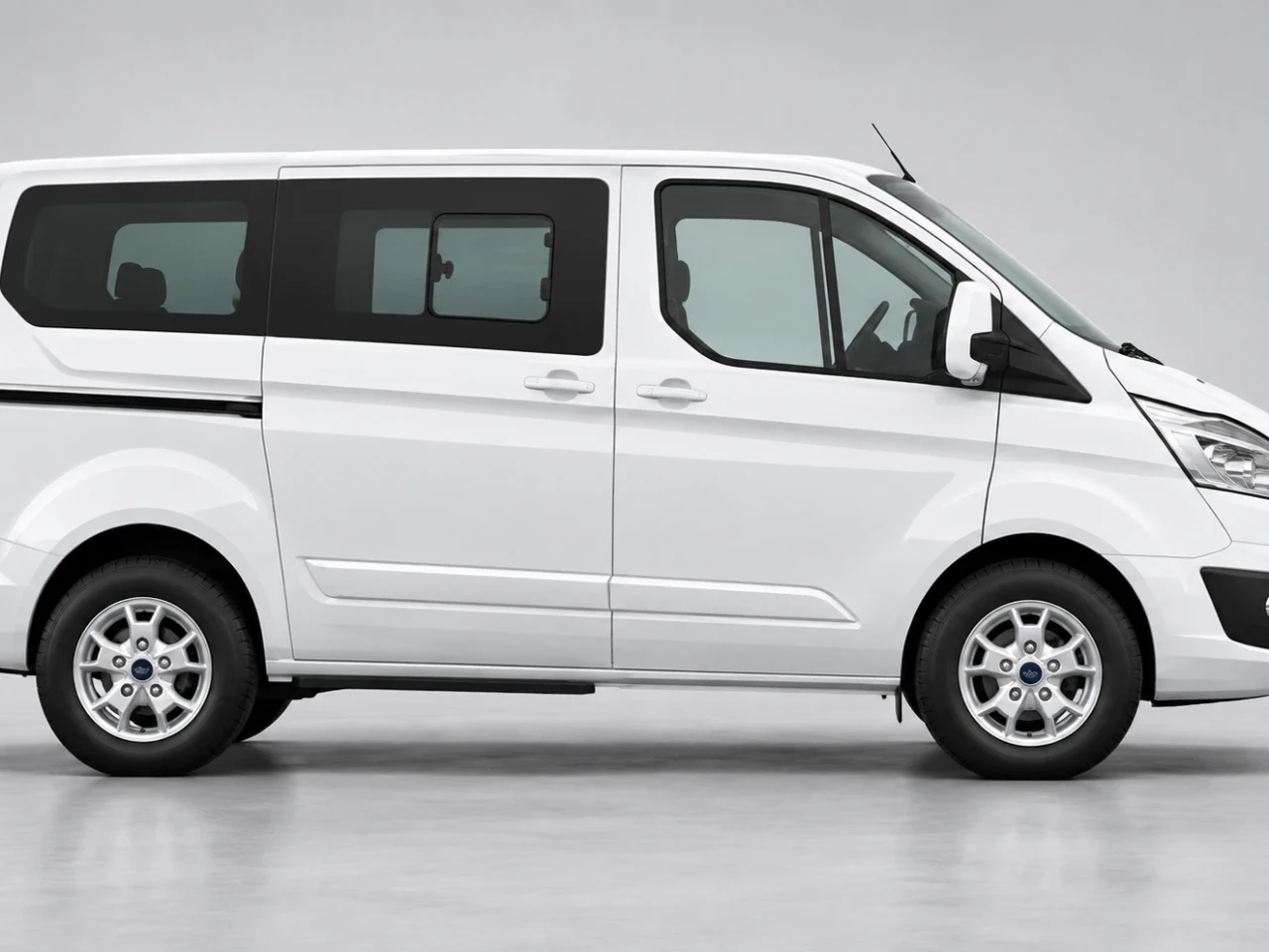 Ford Tourneo Custom 8+1 yan görünüm